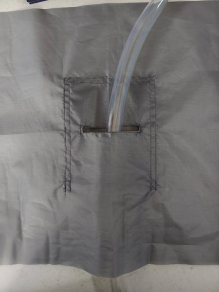 Detailansicht von Shclitz für den Duschschlauch